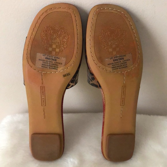 Vince Camuto Prtindal Transparent  Slide - Picture 3 of 6